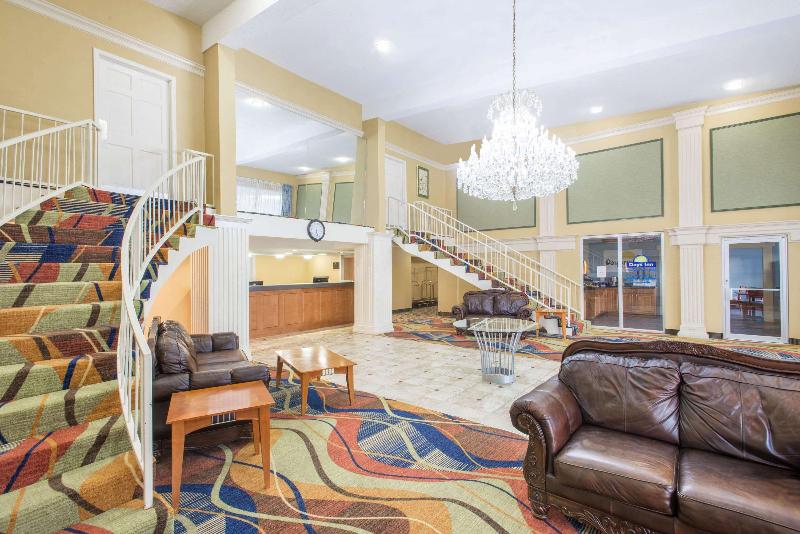 هتل Days Inn By Wyndham Roanoke Near I81