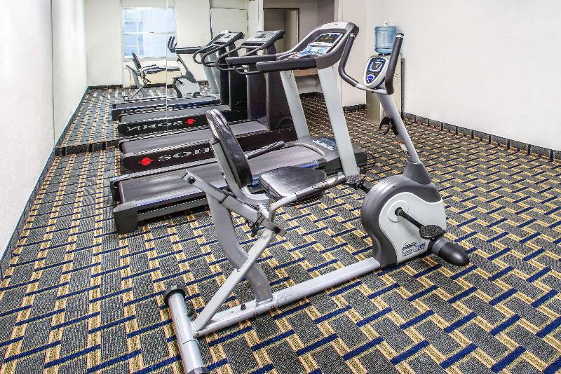 هتل Days Inn By Wyndham Roanoke Near I81