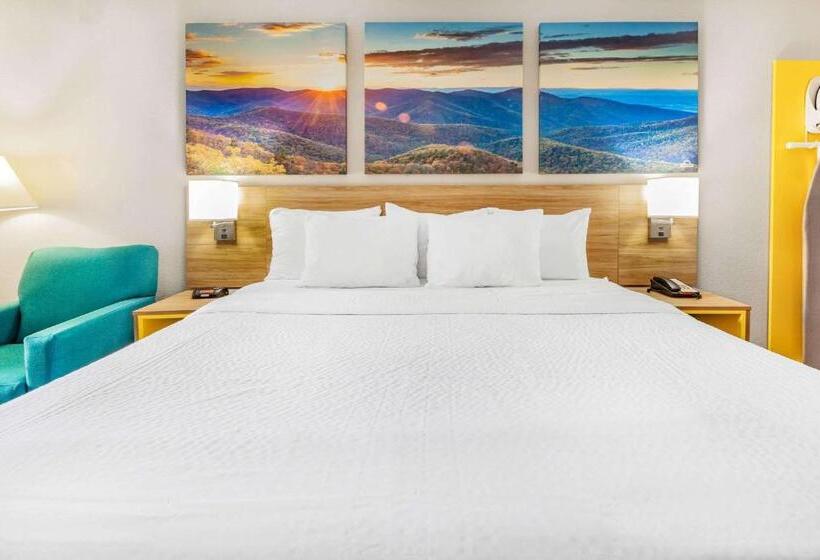 هتل Days Inn By Wyndham Roanoke Near I81