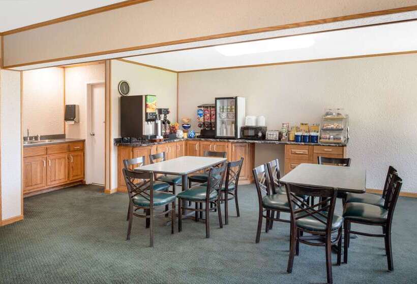 酒店 Days Inn By Wyndham Salem, Il