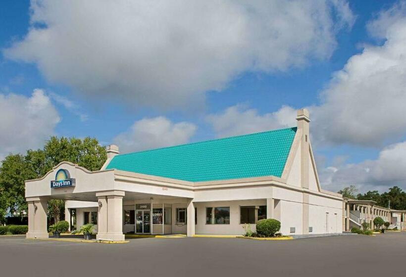 בית מלון כפרי Days Inn By Wyndham Tallahasseegovernment Center