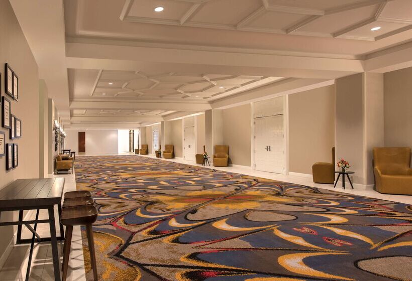 בית מלון כפרי Doubletree By Hilton Austin