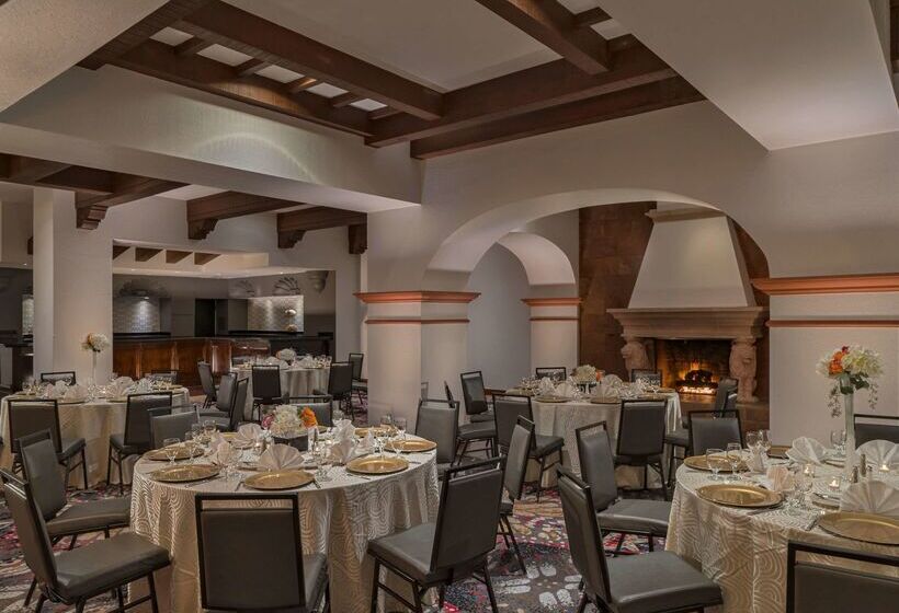 בית מלון כפרי Doubletree By Hilton Austin