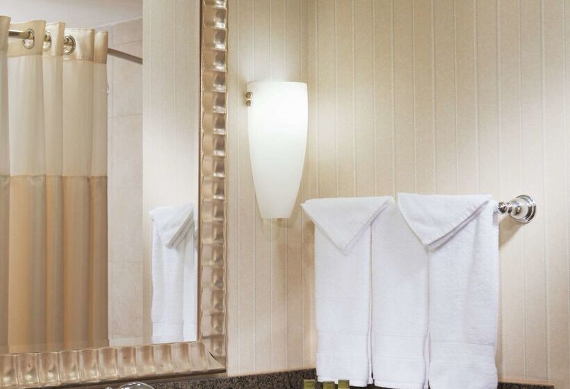 בית מלון כפרי Doubletree By Hilton Austin