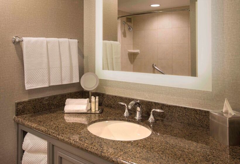 בית מלון כפרי Doubletree By Hilton Austin