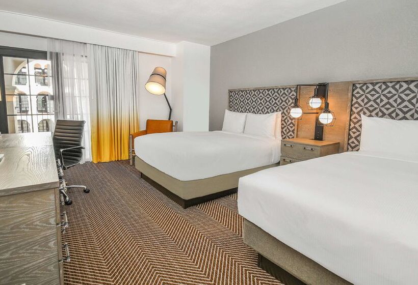 בית מלון כפרי Doubletree By Hilton Austin