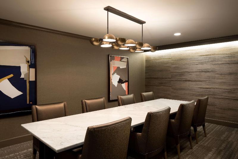 هتل Doubletree By Hilton Dallascampbell Centre