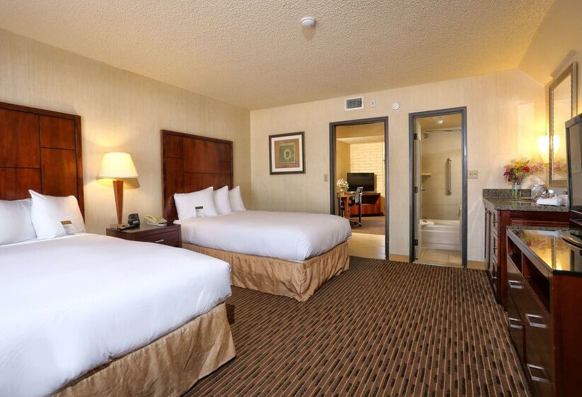 בית מלון כפרי Doubletree Suites By Hilton Tucson Airport