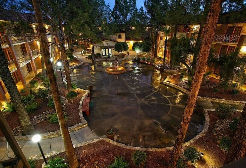 בית מלון כפרי Doubletree Suites By Hilton Tucson Airport