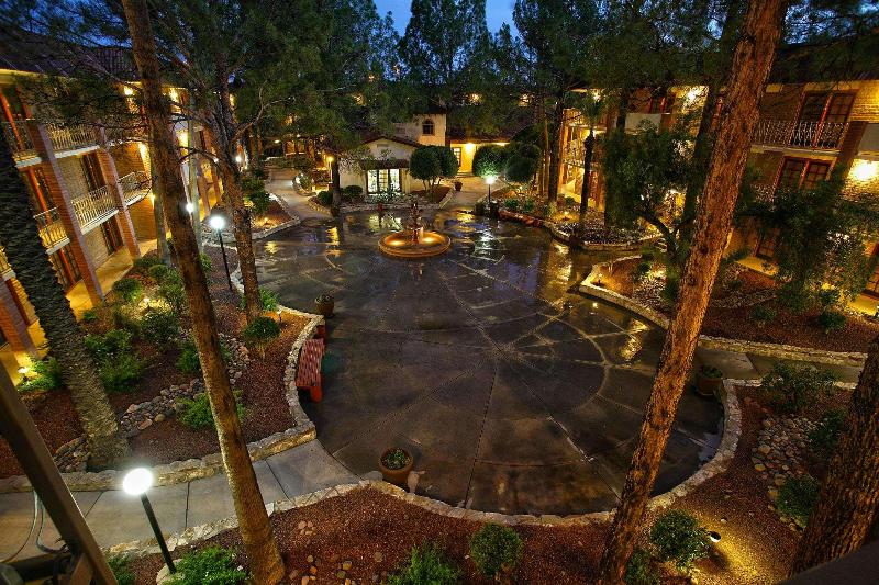 בית מלון כפרי Doubletree Suites By Hilton Tucson Airport