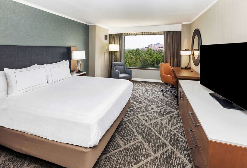 فندق Doubletree By Hilton Tulsa   Warren Place