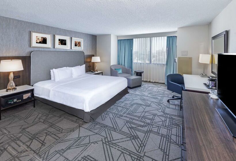 فندق Doubletree By Hilton Tulsa Downtown