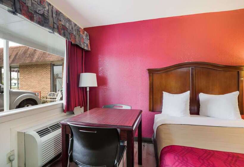 هتل Econo Lodge Historic Area