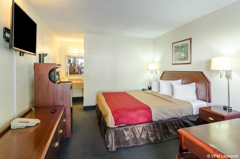 هتل Econo Lodge Historic Area