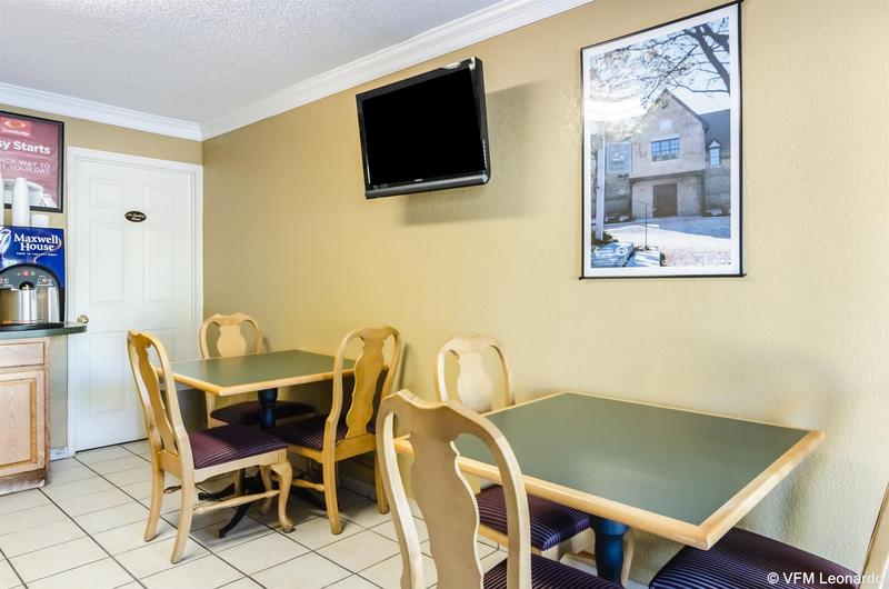 هتل Econo Lodge Historic Area