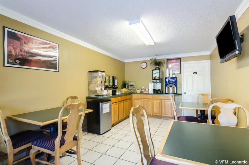 هتل Econo Lodge Historic Area