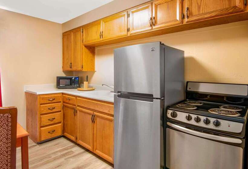 בית מלון כפרי Econo Lodge Inn & Suites Durango