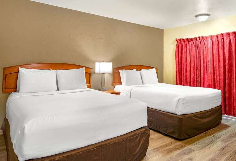 בית מלון כפרי Econo Lodge Inn & Suites Durango