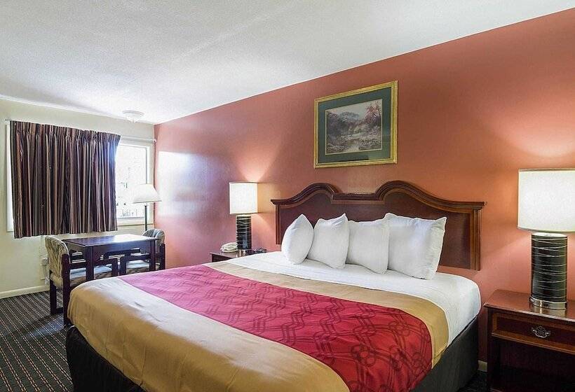 هتل Econo Lodge North Charlottesville