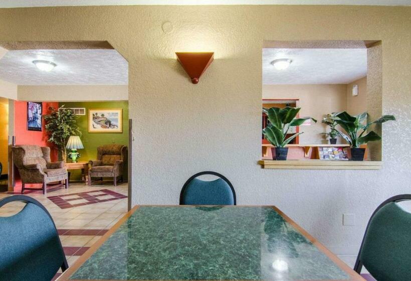 فندق Econo Lodge Ottawa