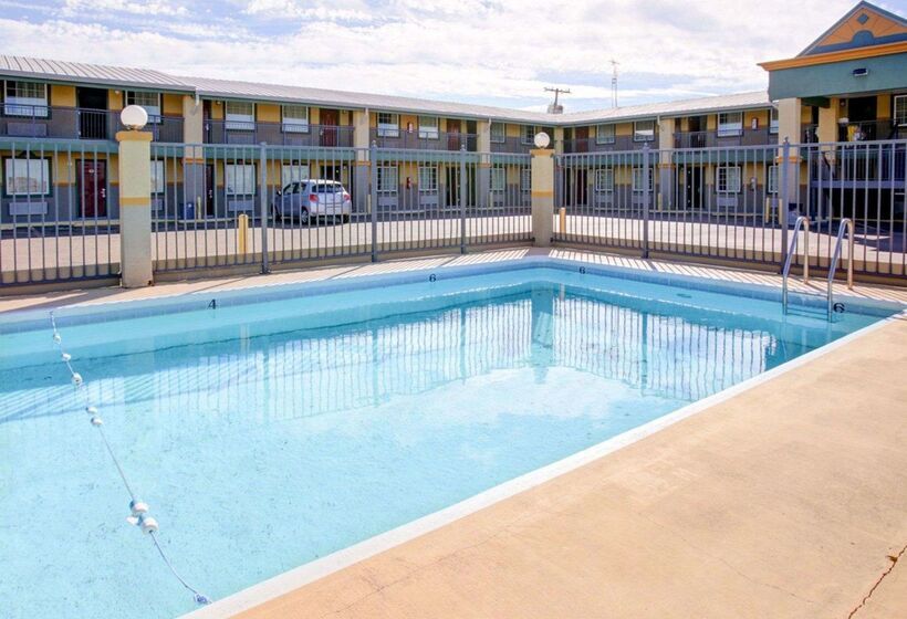 هتل Econo Lodge Temple