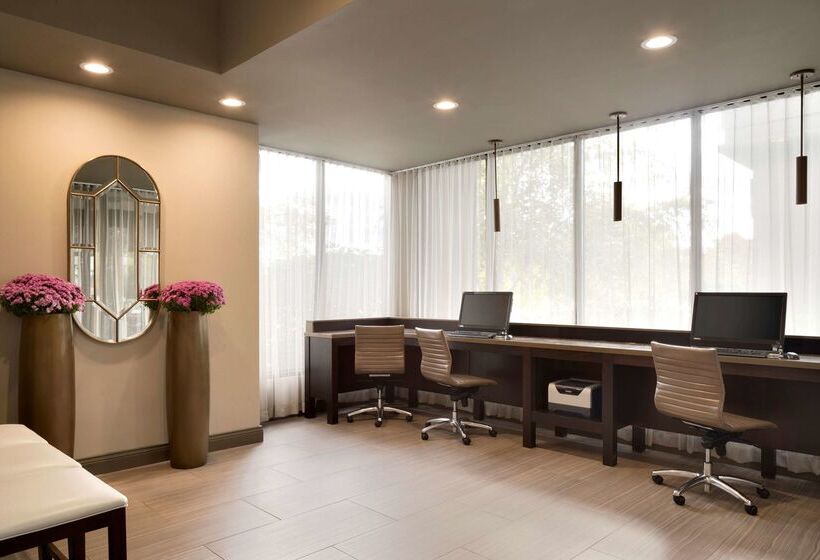 هتل Embassy Suites By Hilton Columbus