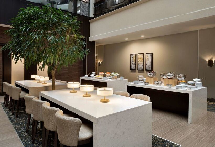 هتل Embassy Suites By Hilton Columbus