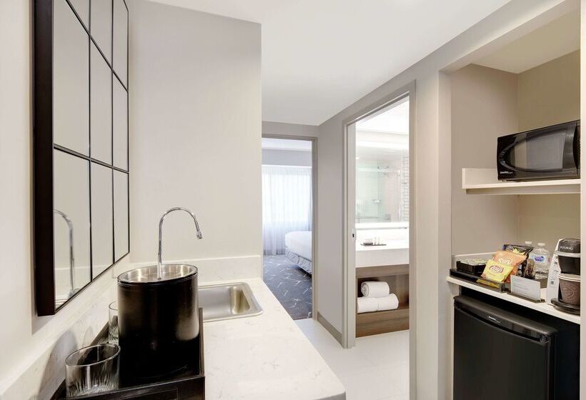 هتل Embassy Suites By Hilton Atlanta Perimeter Center