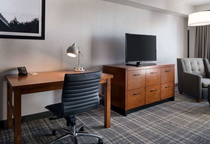 هتل Embassy Suites By Hilton Austin Central