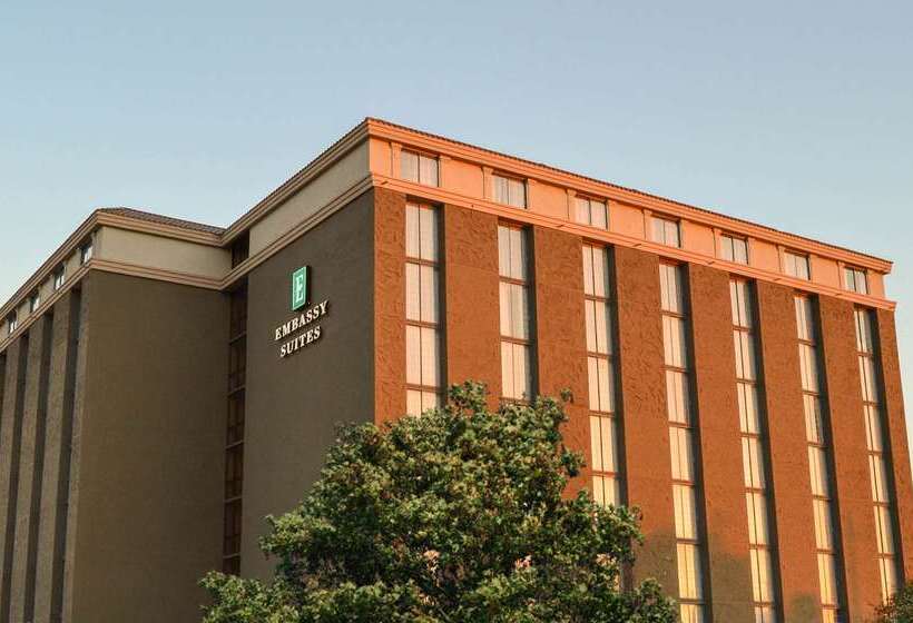 هتل Embassy Suites By Hilton Austin Central