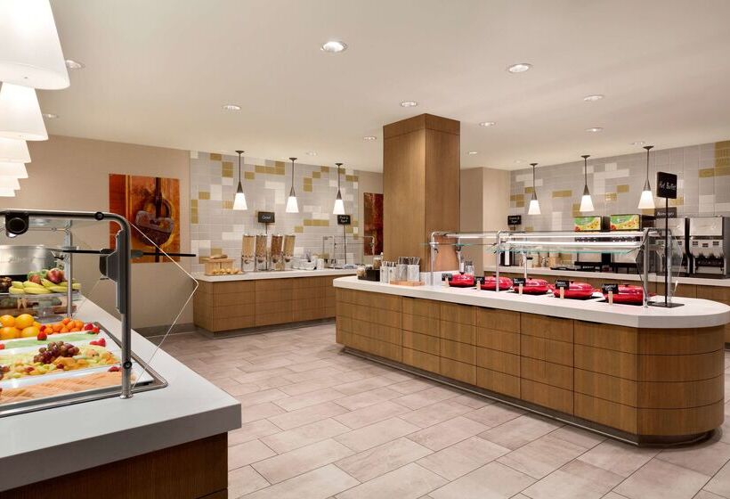 Отель Embassy Suites By Hilton Austin Downtown South Congress
