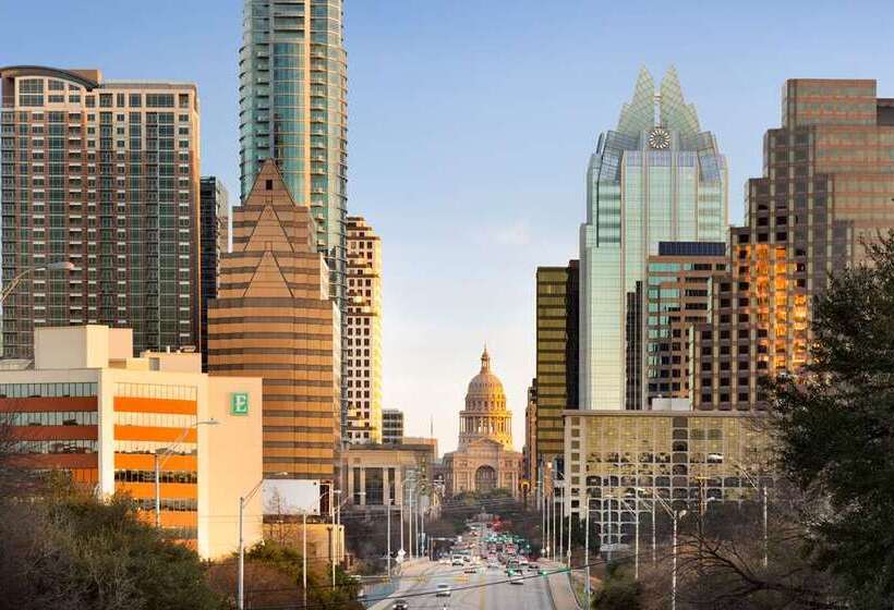 Отель Embassy Suites By Hilton Austin Downtown South Congress