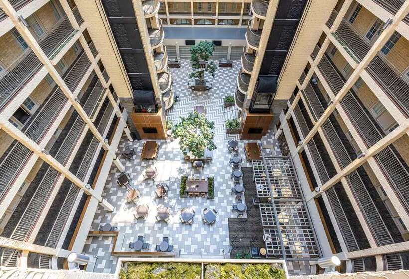 هتل Embassy Suites By Hilton Bloomington/minneapolis