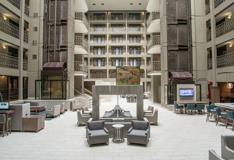 هتل Embassy Suites By Hilton Chicago Schaumburg Woodfield