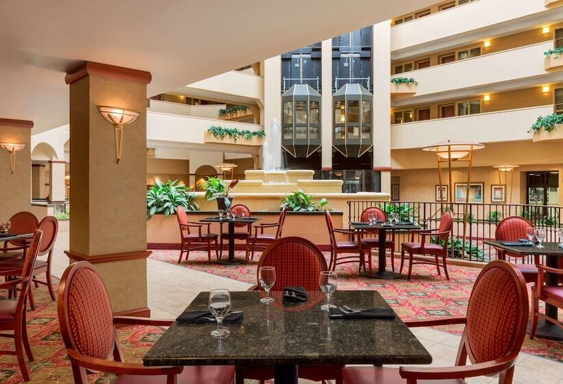 هتل Embassy Suites By Hilton Columbia Greystone