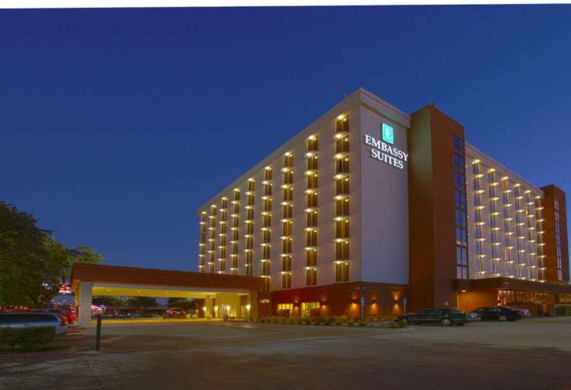 בית מלון כפרי Embassy Suites By Hilton Dallas Market Center