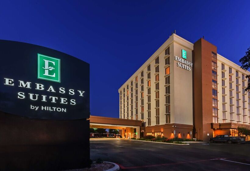 בית מלון כפרי Embassy Suites By Hilton Dallas Market Center