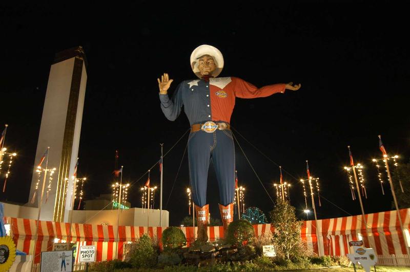 בית מלון כפרי Embassy Suites By Hilton Dallas Market Center