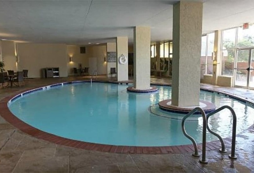 בית מלון כפרי Embassy Suites By Hilton Dallas Market Center