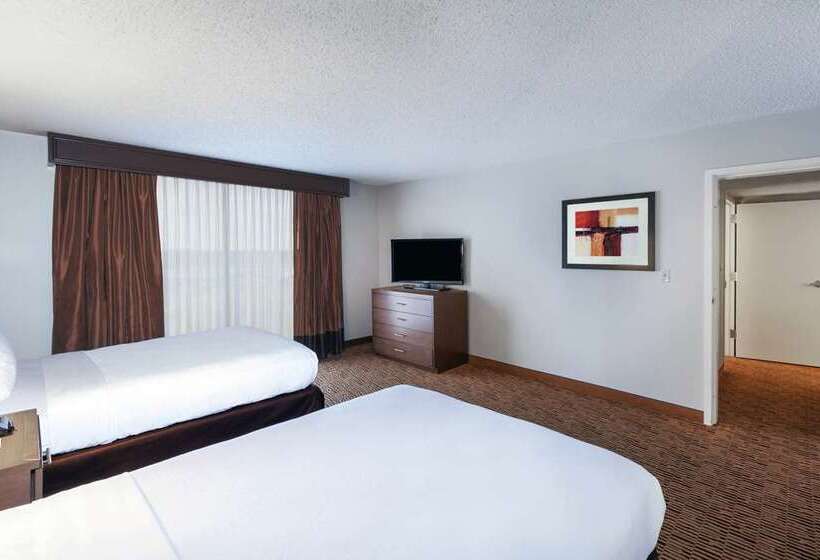 בית מלון כפרי Embassy Suites By Hilton Dallas Market Center