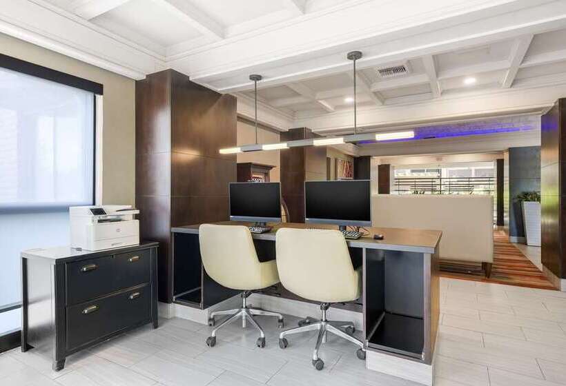 هتل Embassy Suites By Hilton Denver Tech Center North