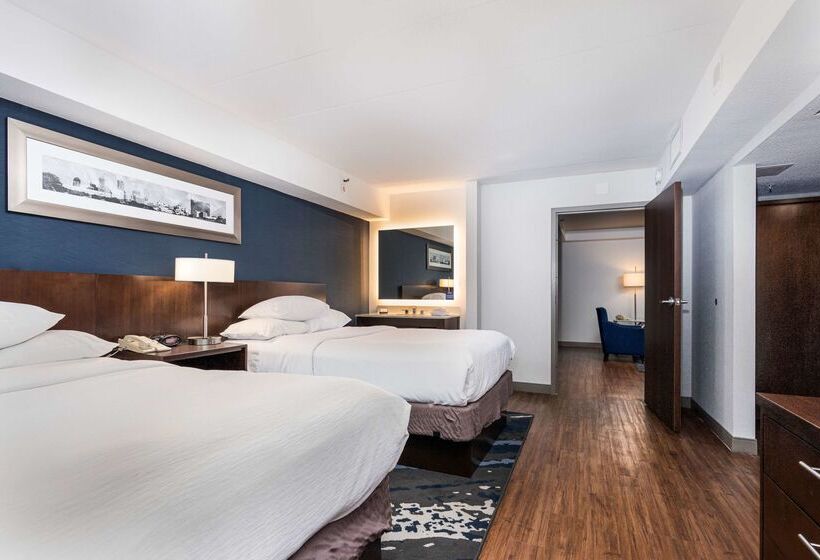 בית מלון כפרי Embassy Suites By Hilton Indianapolis Downtown