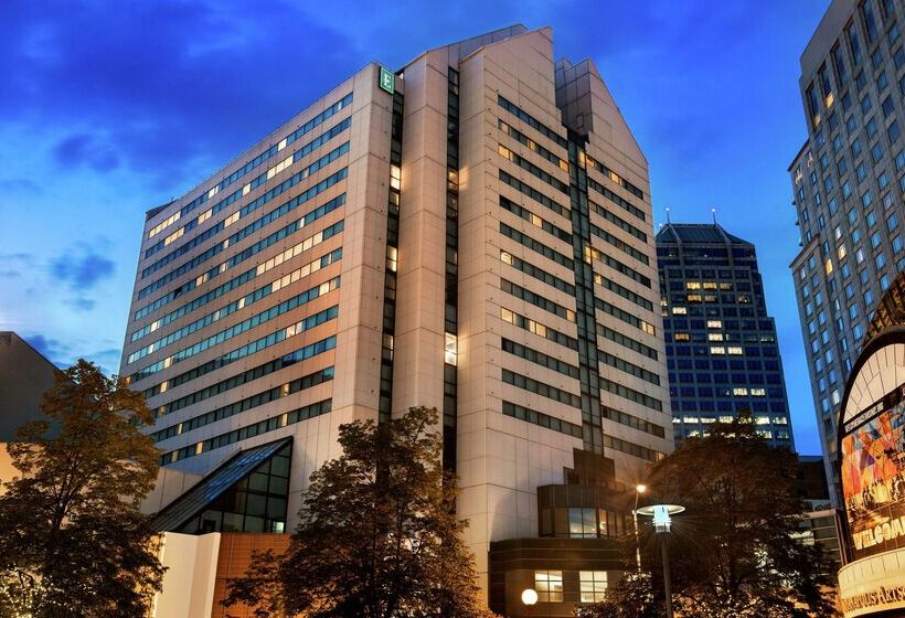 בית מלון כפרי Embassy Suites By Hilton Indianapolis Downtown