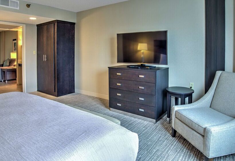 فندق Embassy Suites By Hilton Indianapolis North