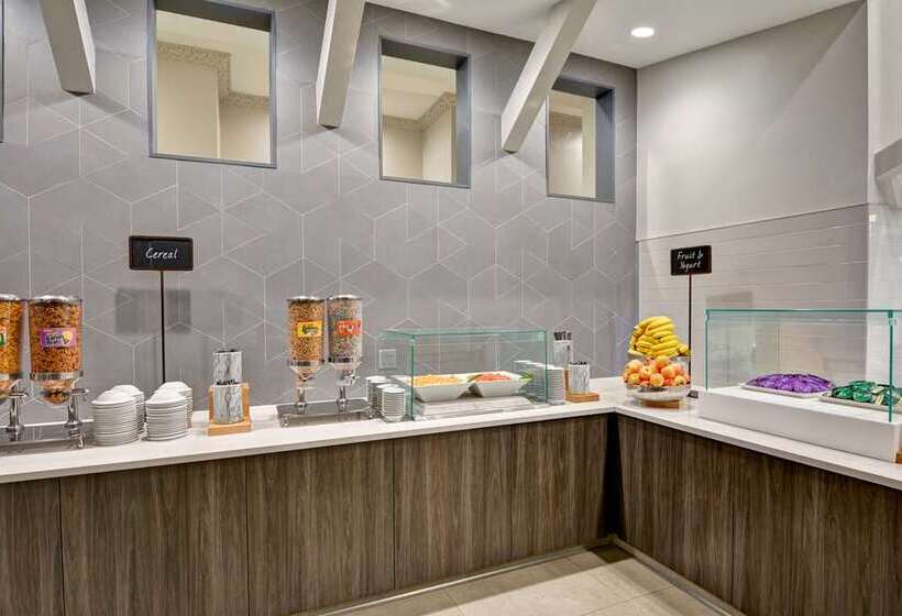 בית מלון כפרי Embassy Suites By Hilton Miami International Airport