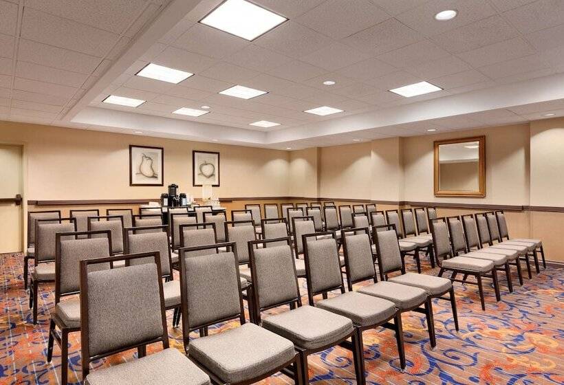 هتل Embassy Suites By Hilton Santa Clara Silicon Valley