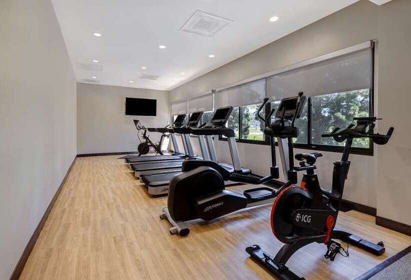 هتل Embassy Suites By Hilton Santa Clara Silicon Valley