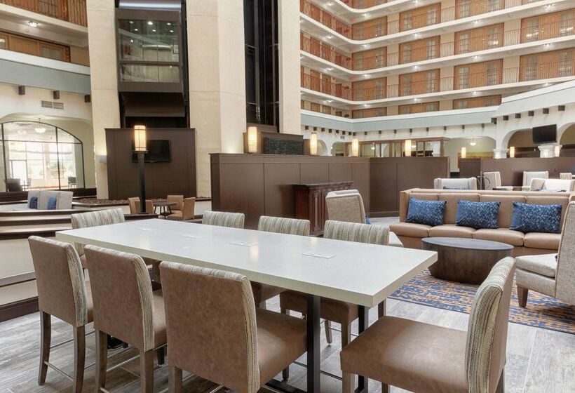 فندق Embassy Suites By Hilton Tulsa I44
