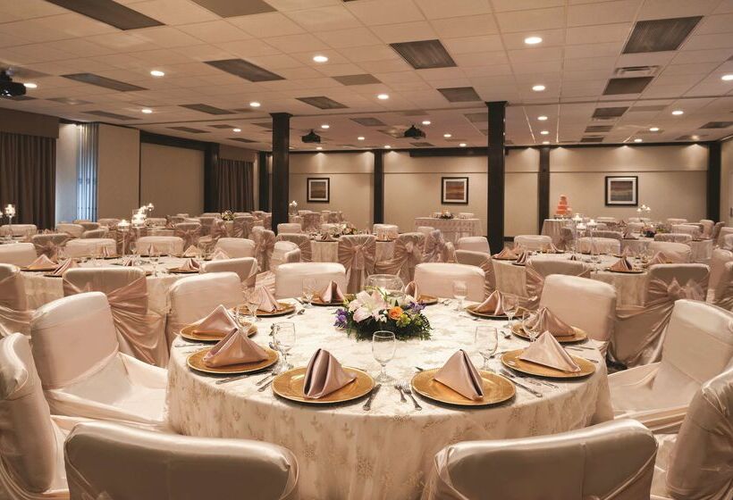هتل Embassy Suites Corpus Christi