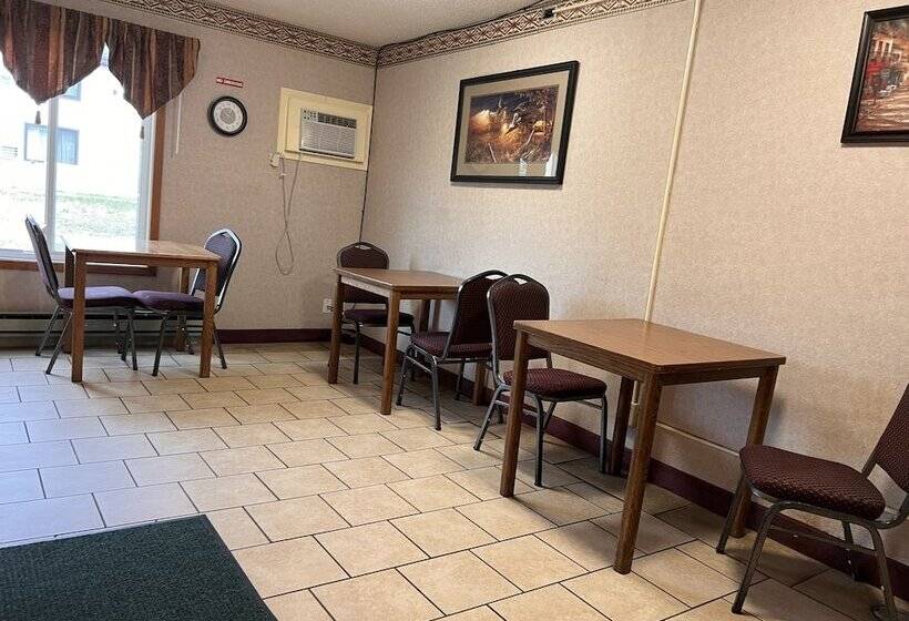 فندق Fergus Inn